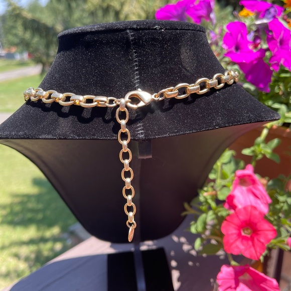 Stella & Dot summer fun statement piece. - Picture 4 of 5